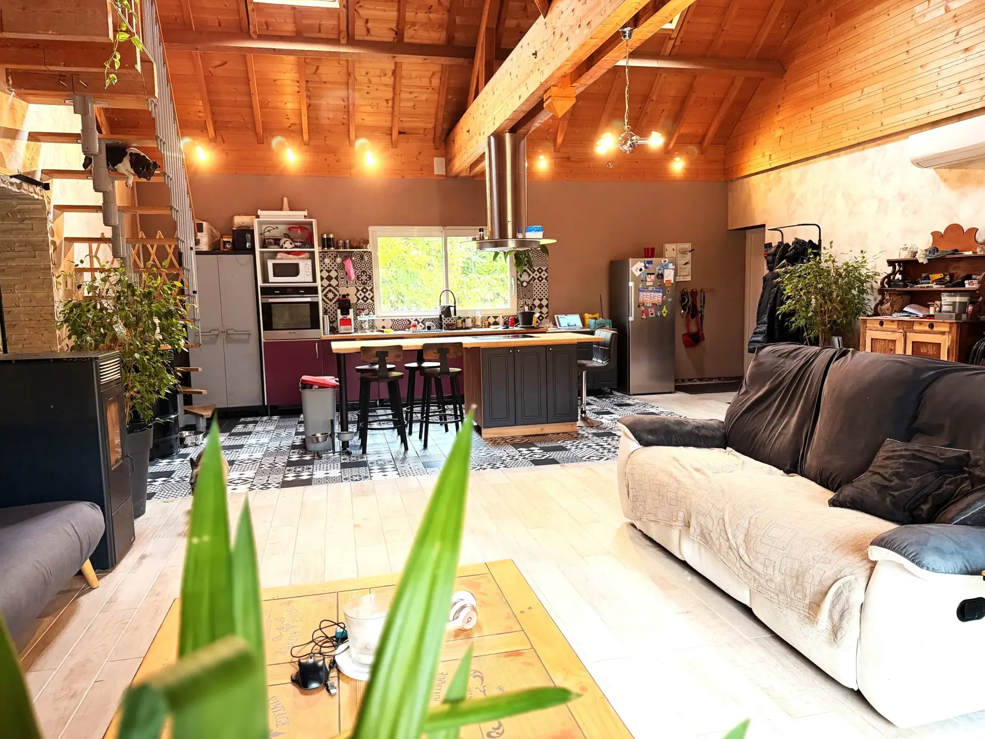 Maison contemporaine proche du lac de Lourdes avec 5 chambres, terrasse et garage 