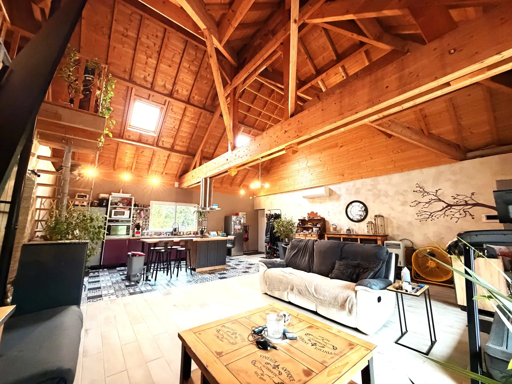 Maison contemporaine proche du lac de Lourdes avec 5 chambres, terrasse et garage 