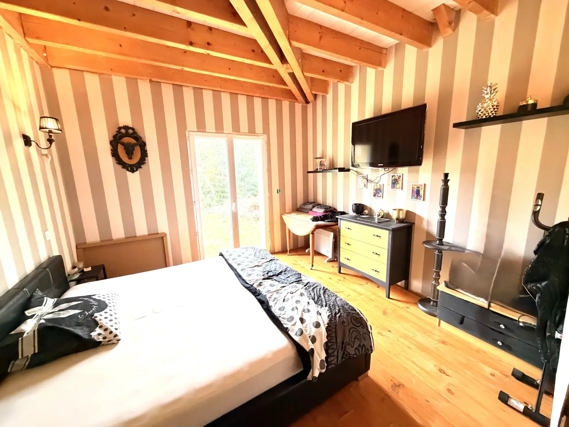 Maison contemporaine proche du lac de Lourdes avec 5 chambres, terrasse et garage 