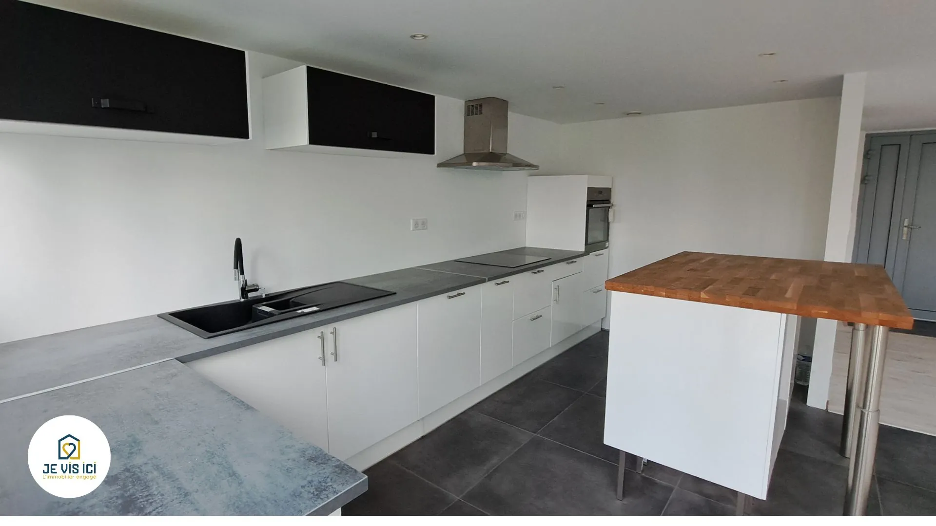 Loft de 92 m2 à Lille proche Euratechnologies avec parking et balcon 