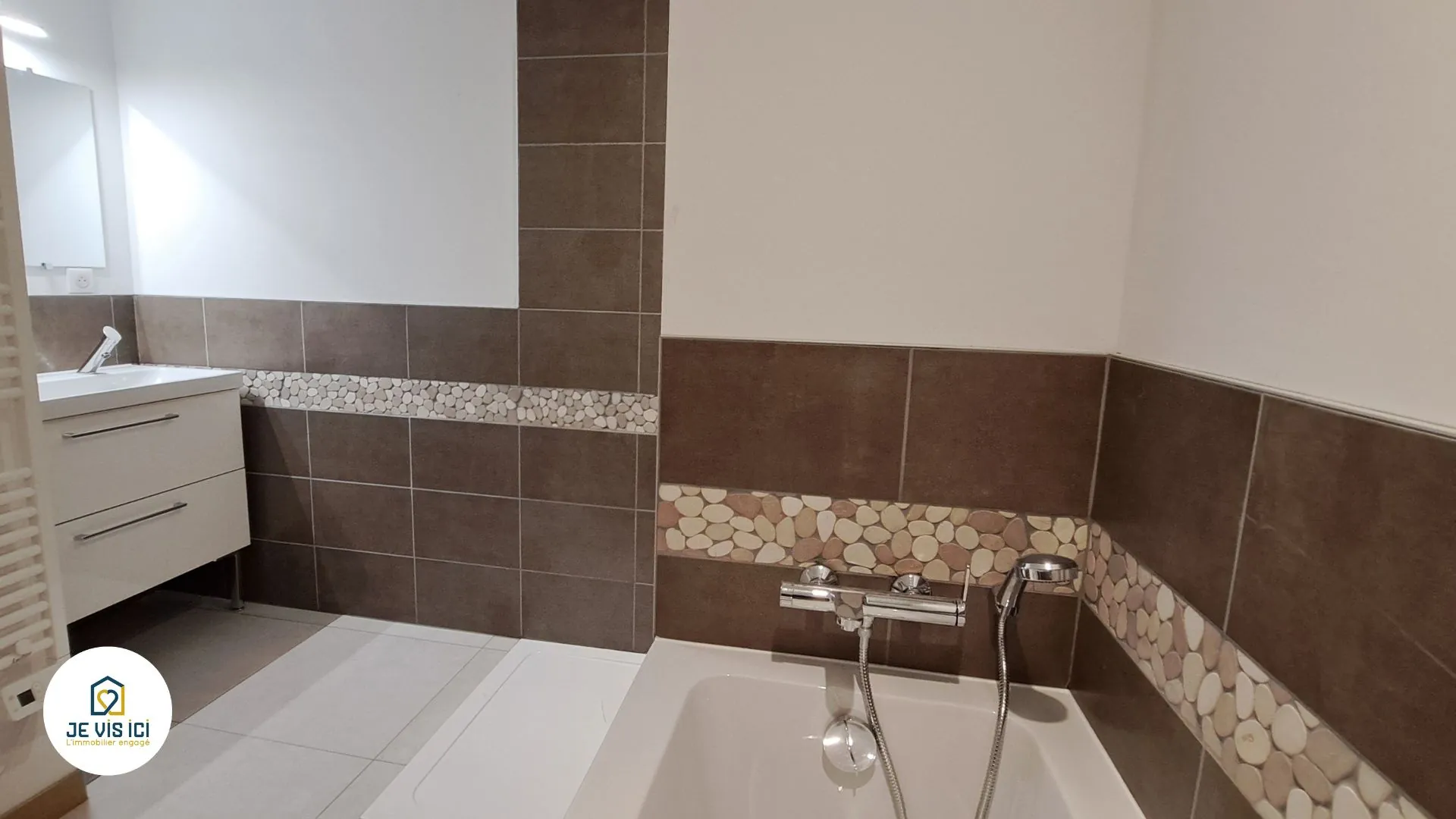 Loft de 92 m2 à Lille proche Euratechnologies avec parking et balcon 