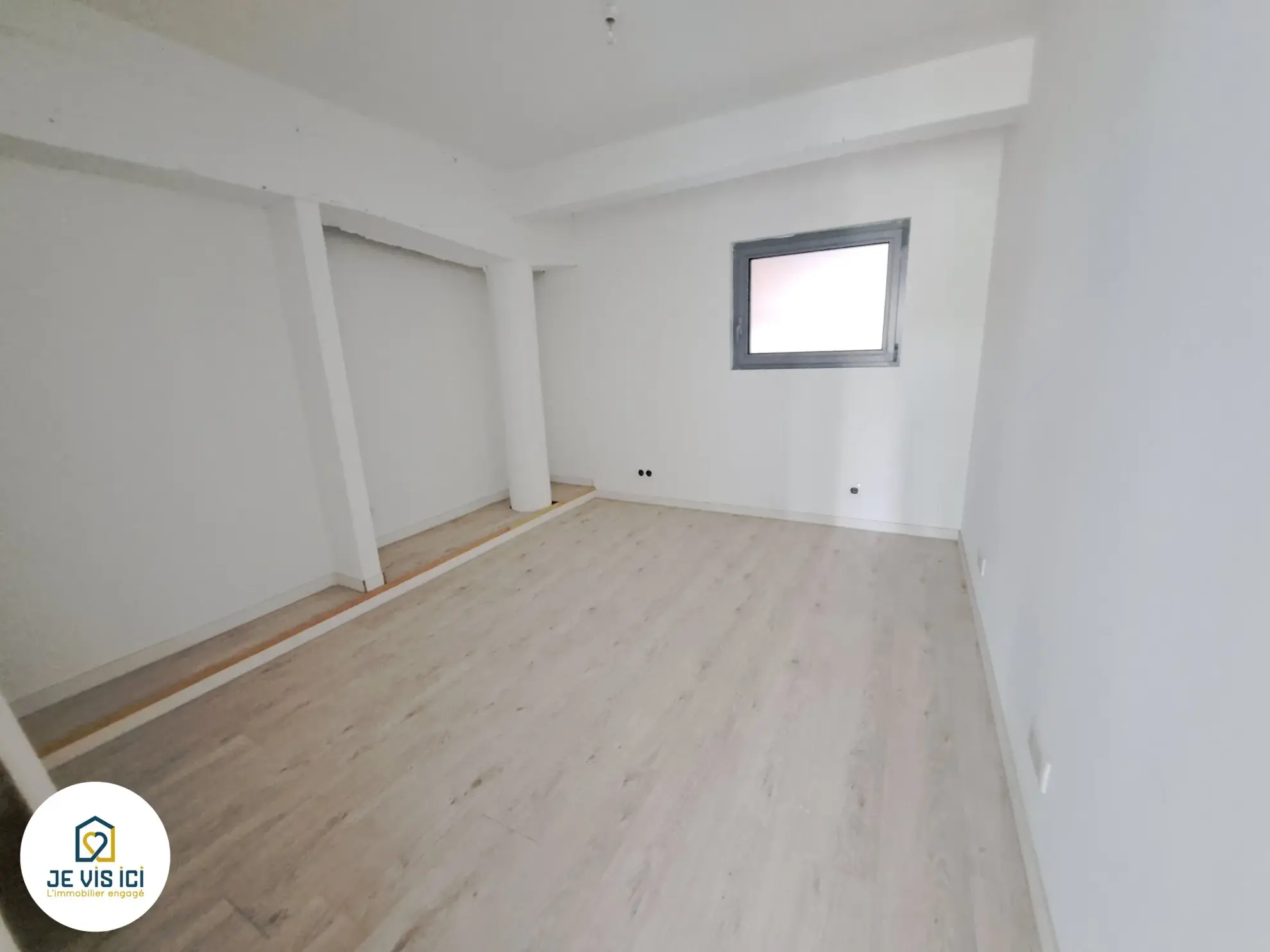 Loft de 92 m2 à Lille proche Euratechnologies avec parking et balcon 