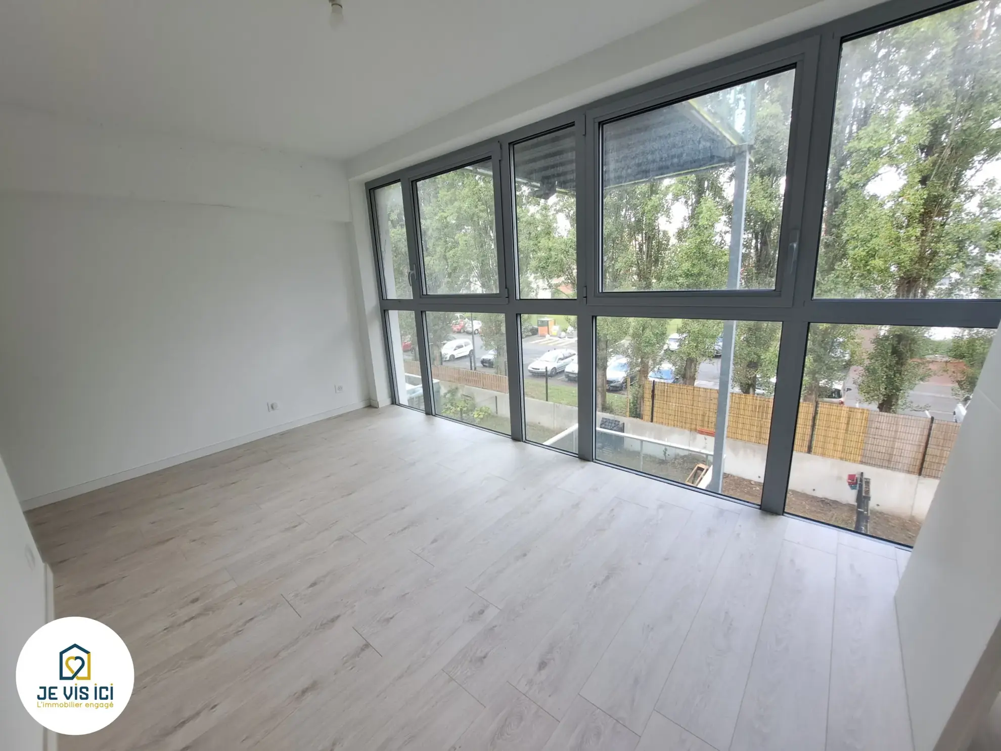 Loft de 92 m2 à Lille proche Euratechnologies avec parking et balcon 