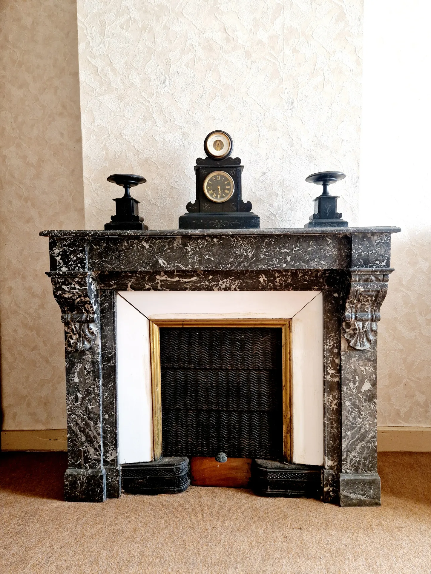 Ancien relais de poste rénové avec dépendances et grand potentiel à Fayl Billot 