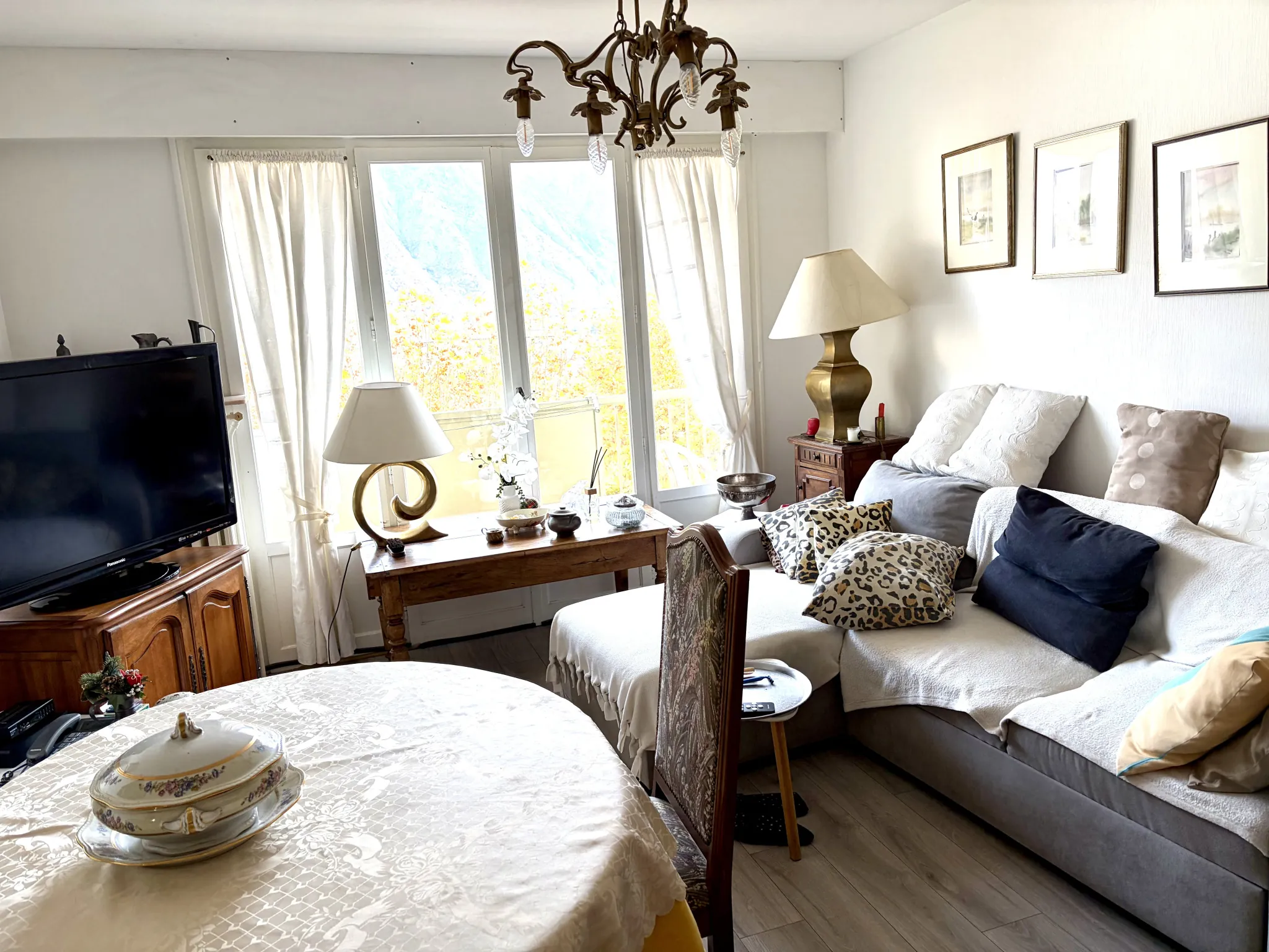 Charmant T2 à Saint Jean de Maurienne avec balcon, garage et cave 