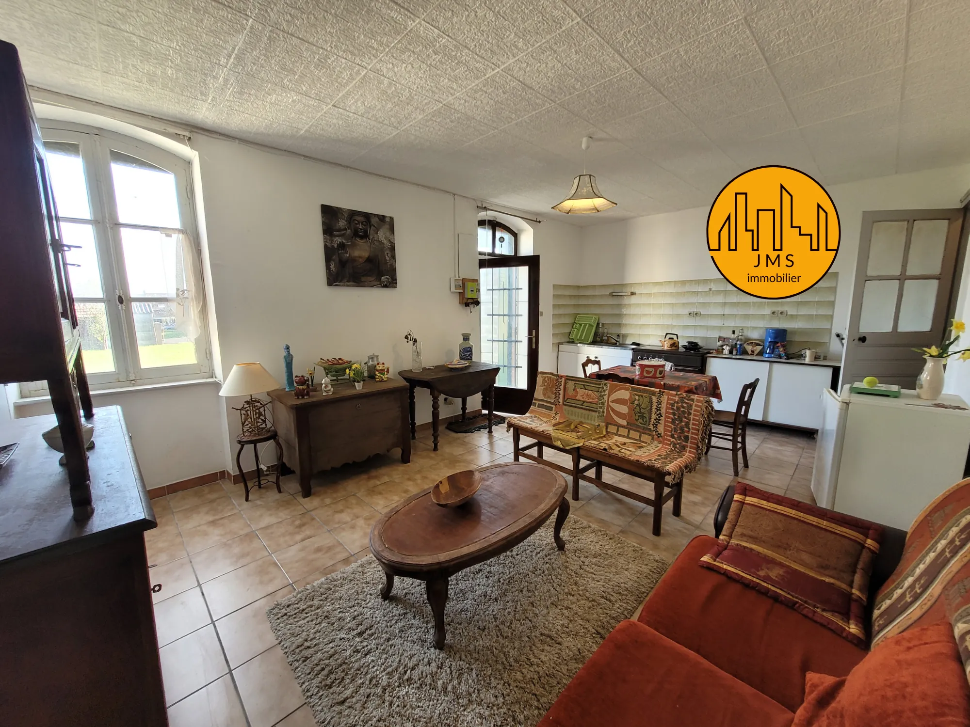 Maison de village à Noyant d'Allier avec jardin et travaux à prévoir 