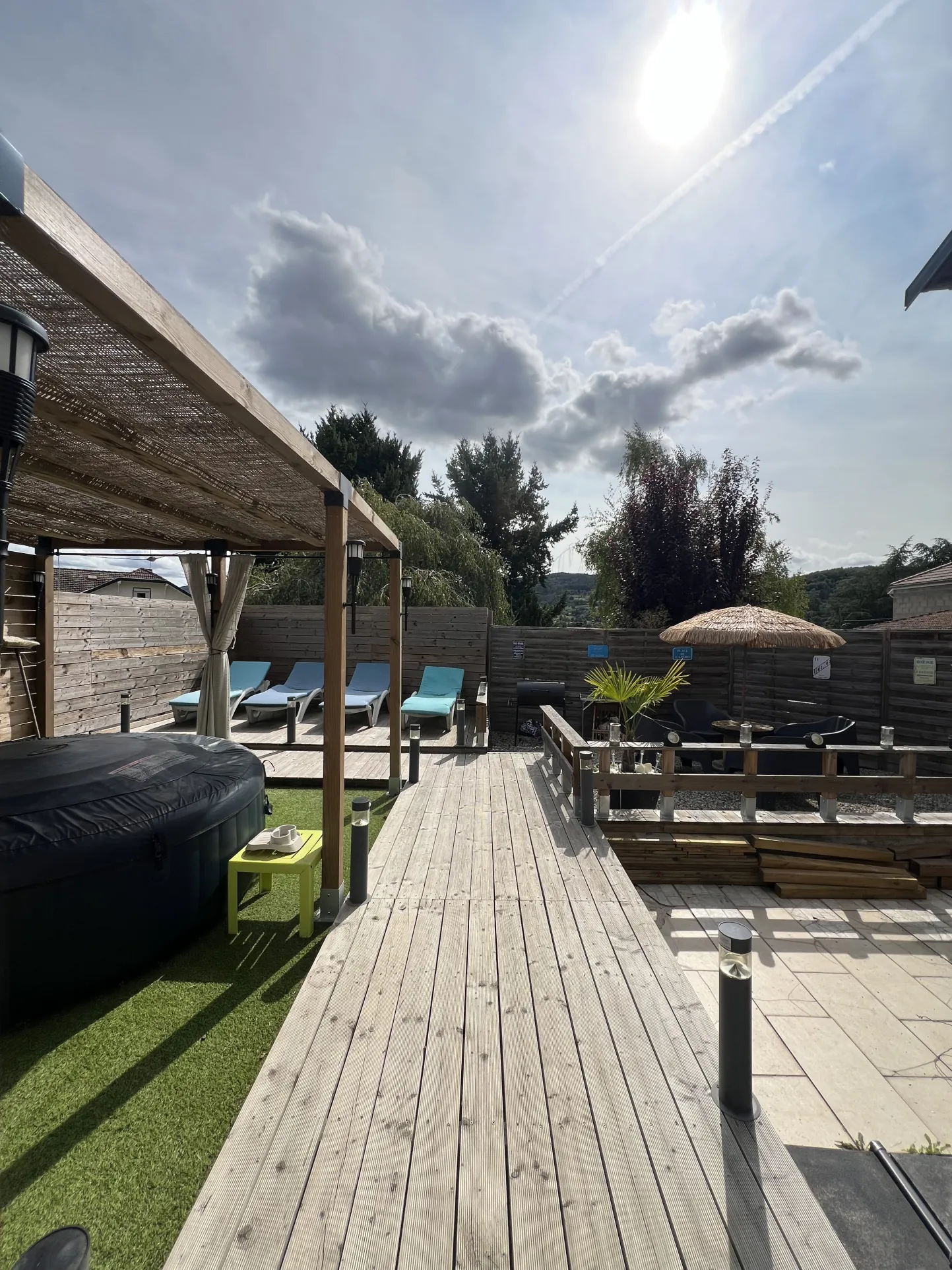 Maison de ville de 77,71 m² avec terrasses à Unieux, proche commodités 