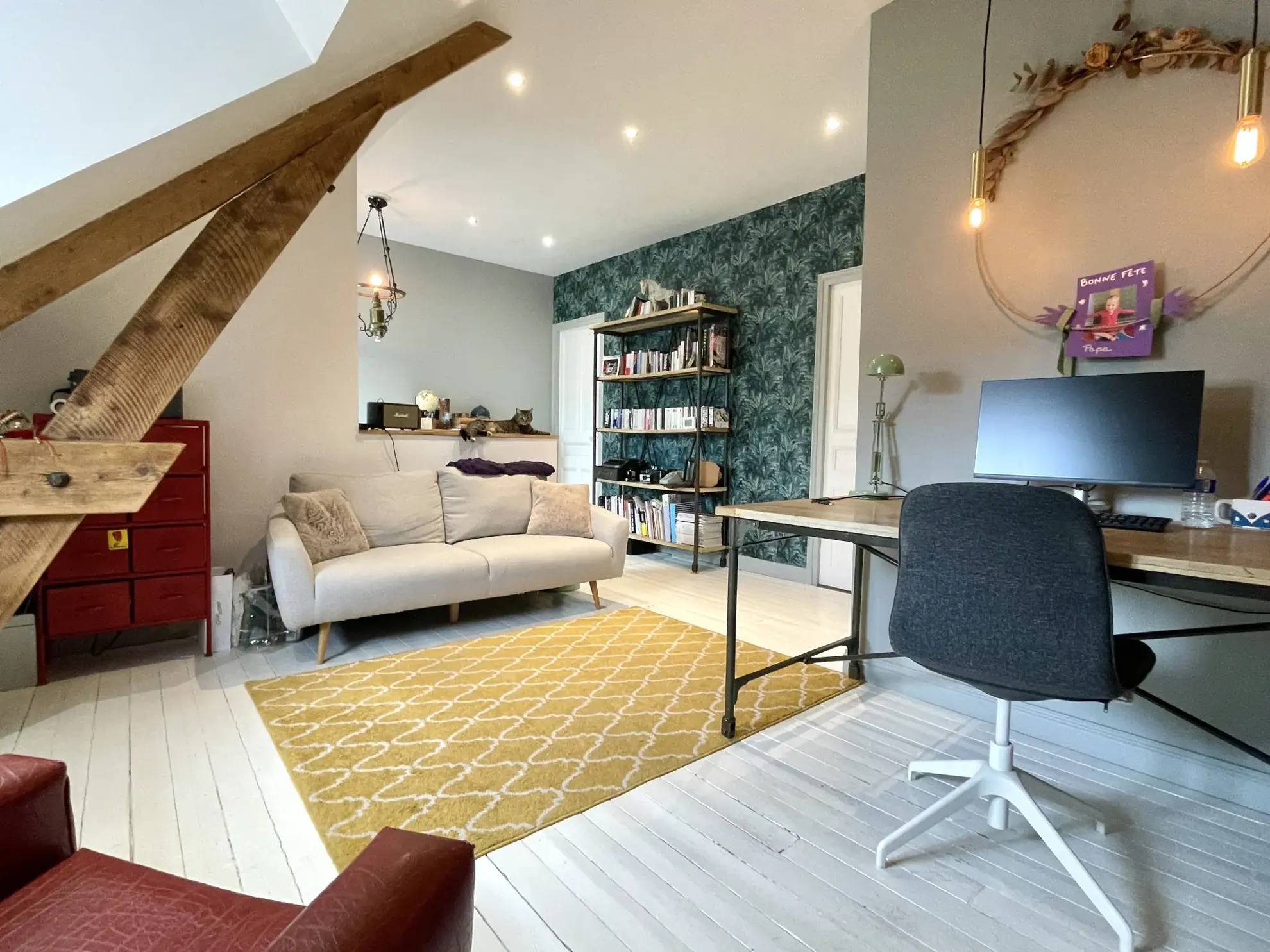 Magnifique maison rénovée au centre-ville de Saint-Quentin avec terrasse et 4 chambres 