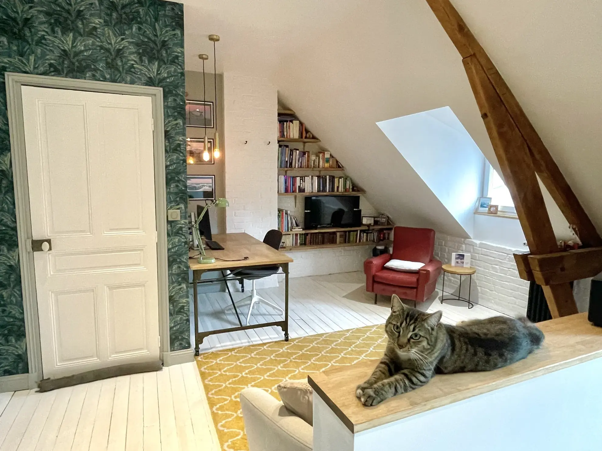 Magnifique maison rénovée au centre-ville de Saint-Quentin avec terrasse et 4 chambres 