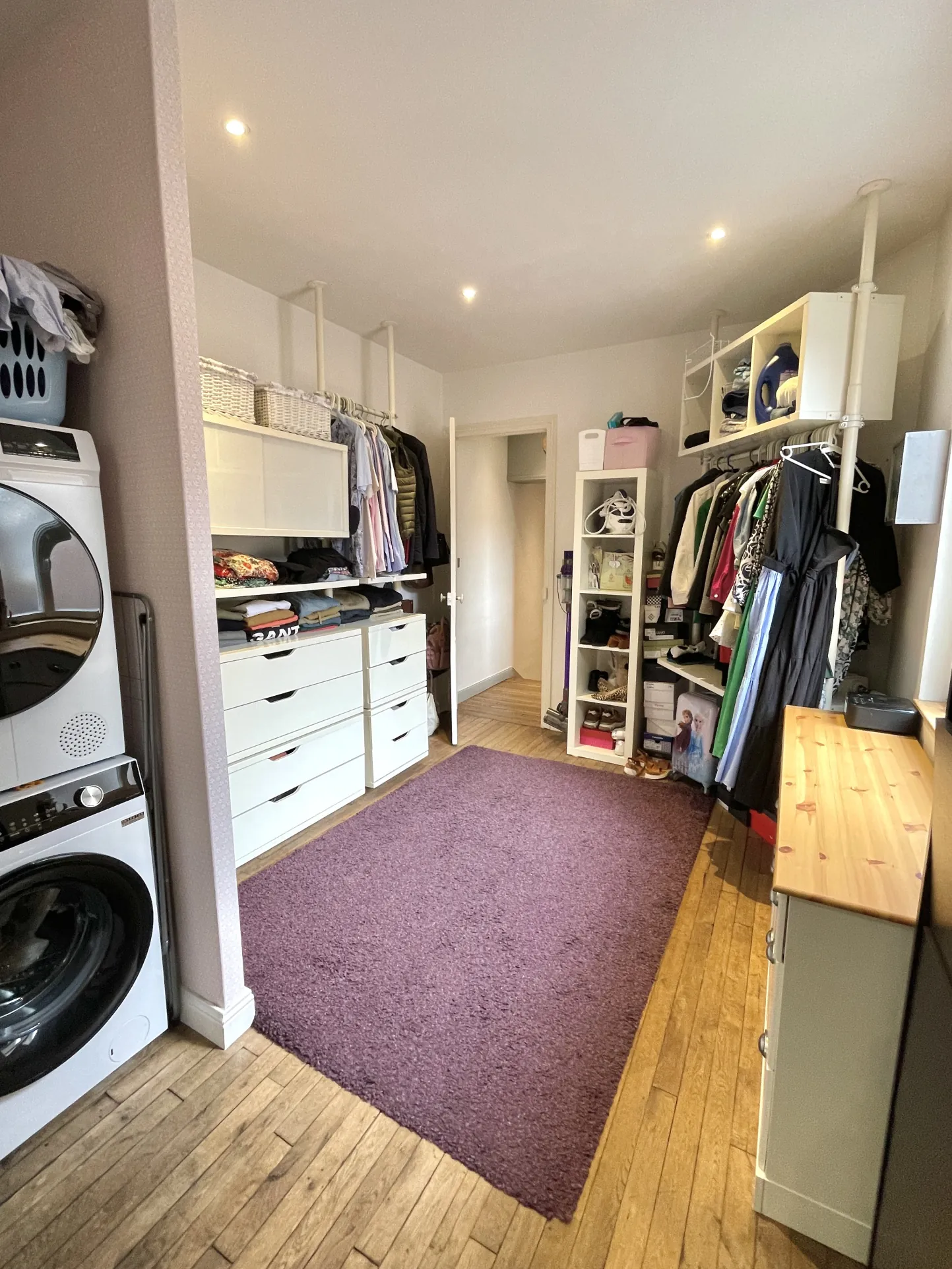 Magnifique maison rénovée au centre-ville de Saint-Quentin avec terrasse et 4 chambres 