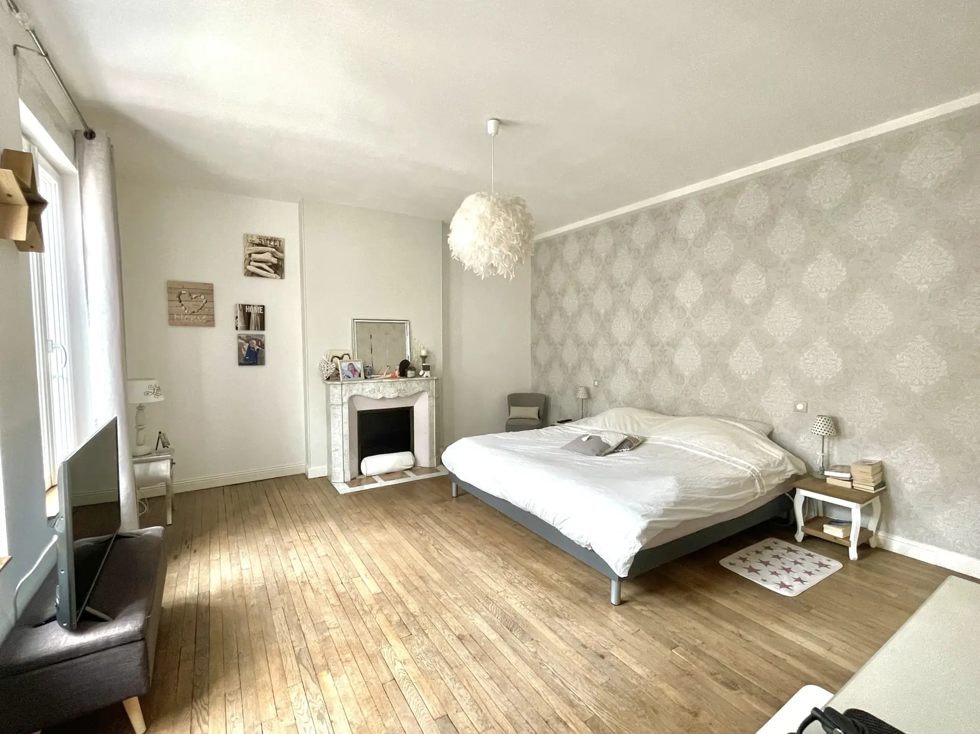 Magnifique maison rénovée au centre-ville de Saint-Quentin avec terrasse et 4 chambres 