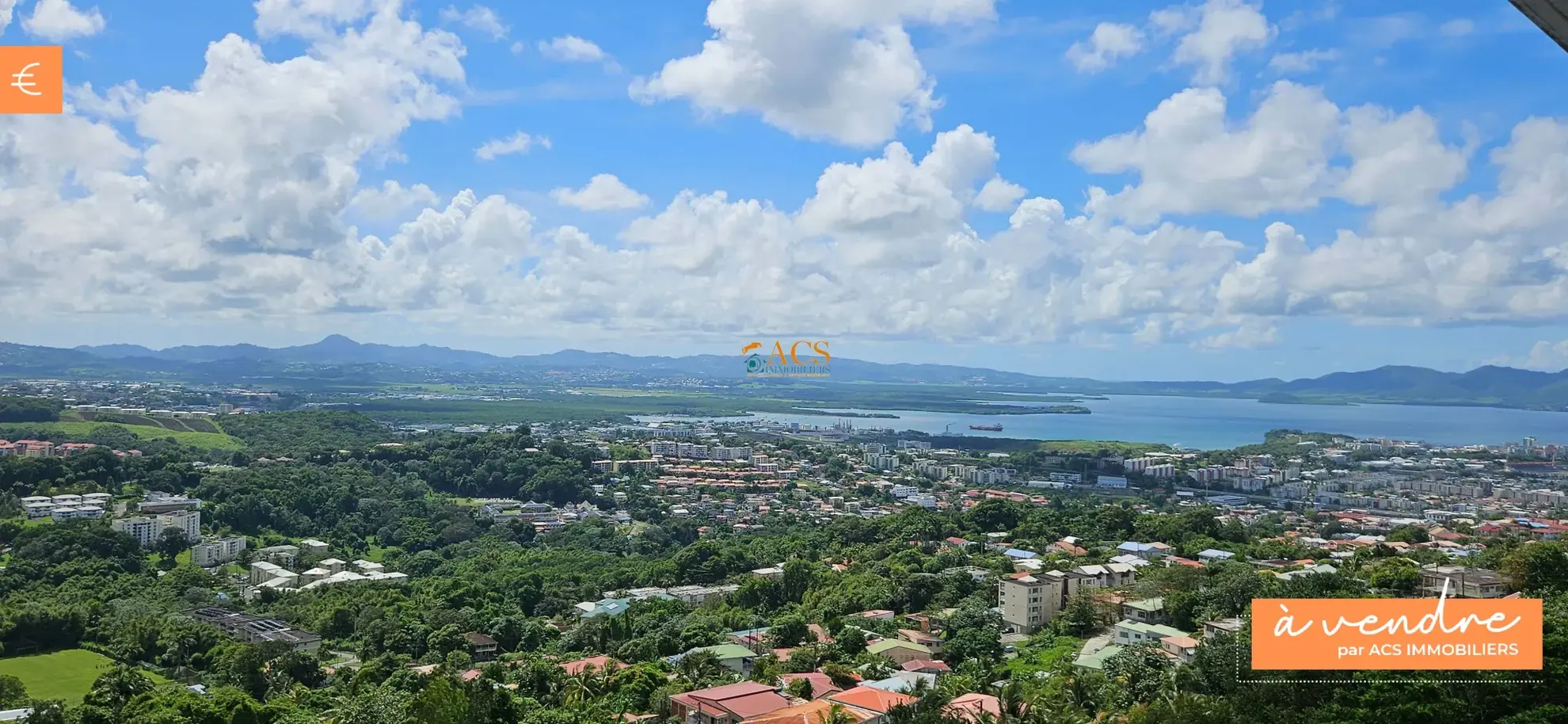 Appartement F2 avec terrasse et vue mer à Fort de France dans résidence senior