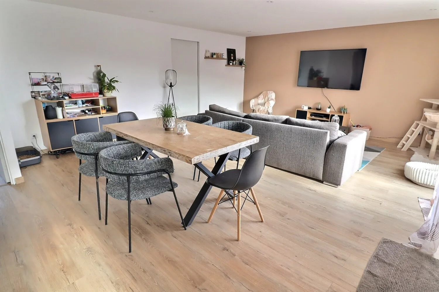 Appartement 4 pièces avec terrasse, garage et climatisation à Clermont l'Hérault