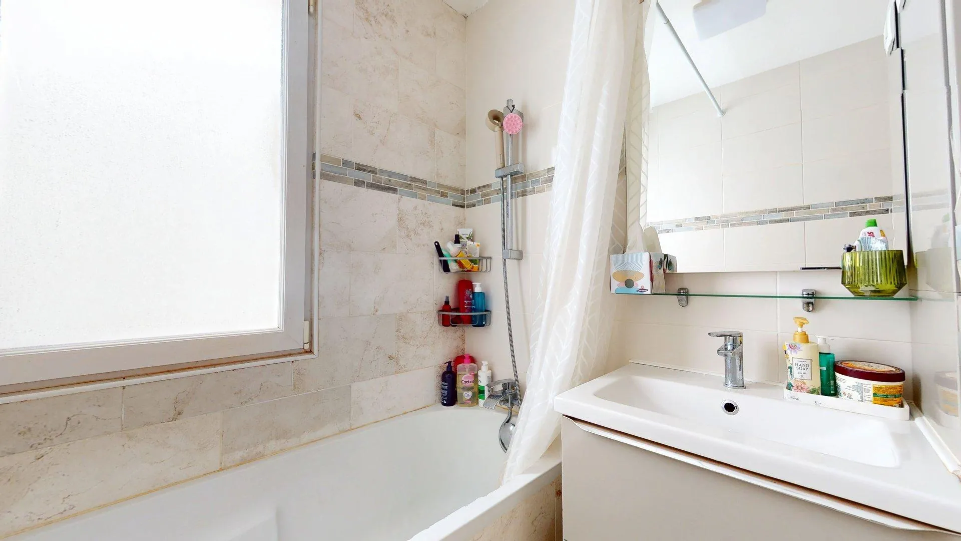 Maison familiale authentique avec 6 chambres à Chemaudin 