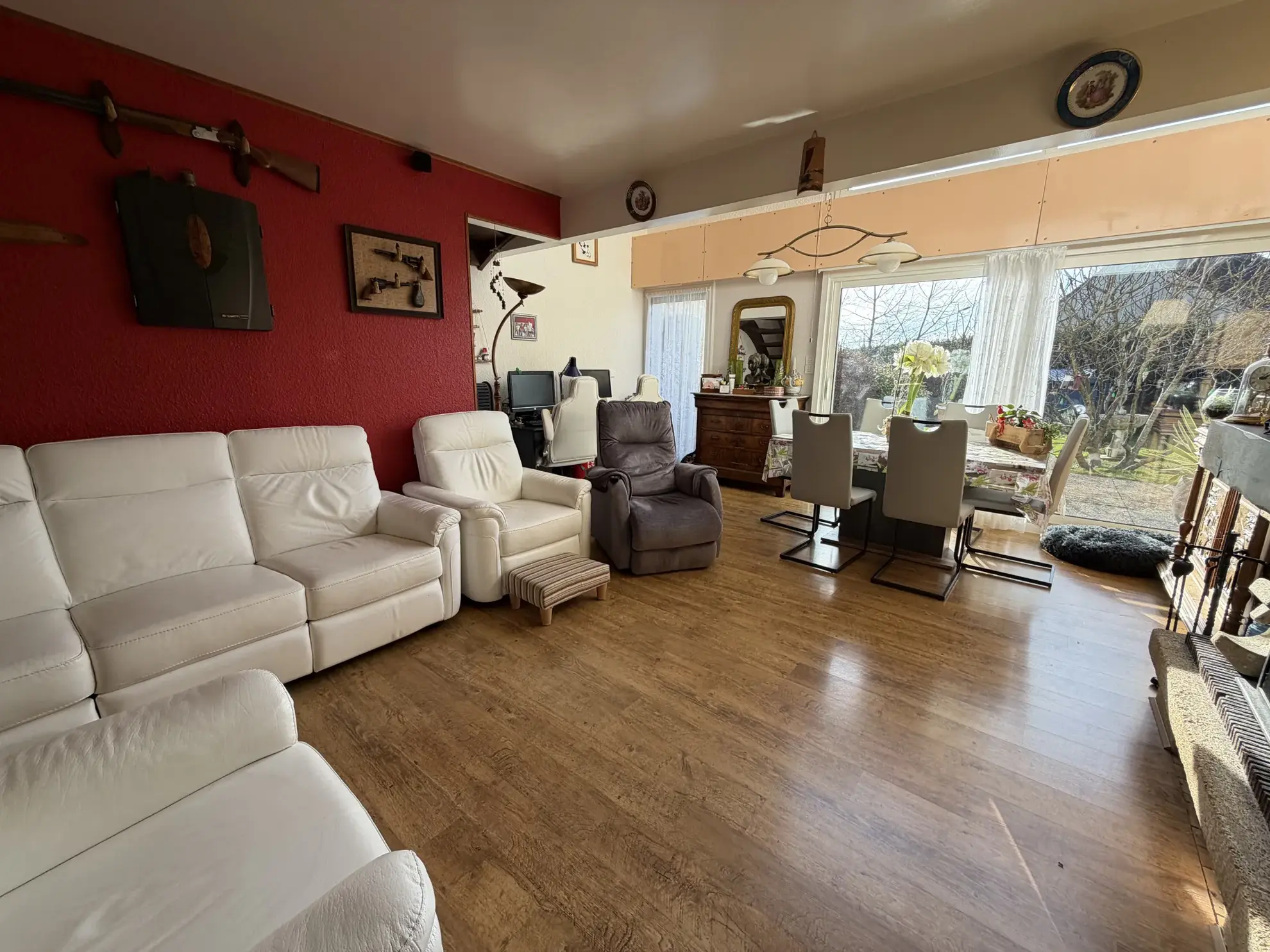 Maison familiale à Montbard avec 4 chambres, garage et jardin - Zone calme 