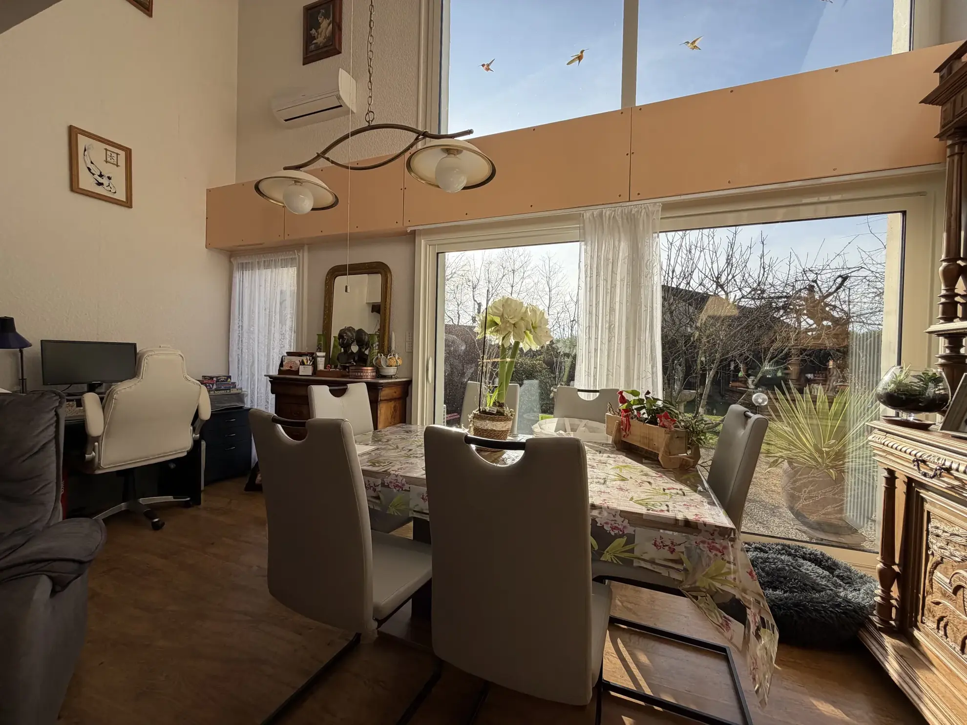 Maison familiale à Montbard avec 4 chambres, garage et jardin - Zone calme 