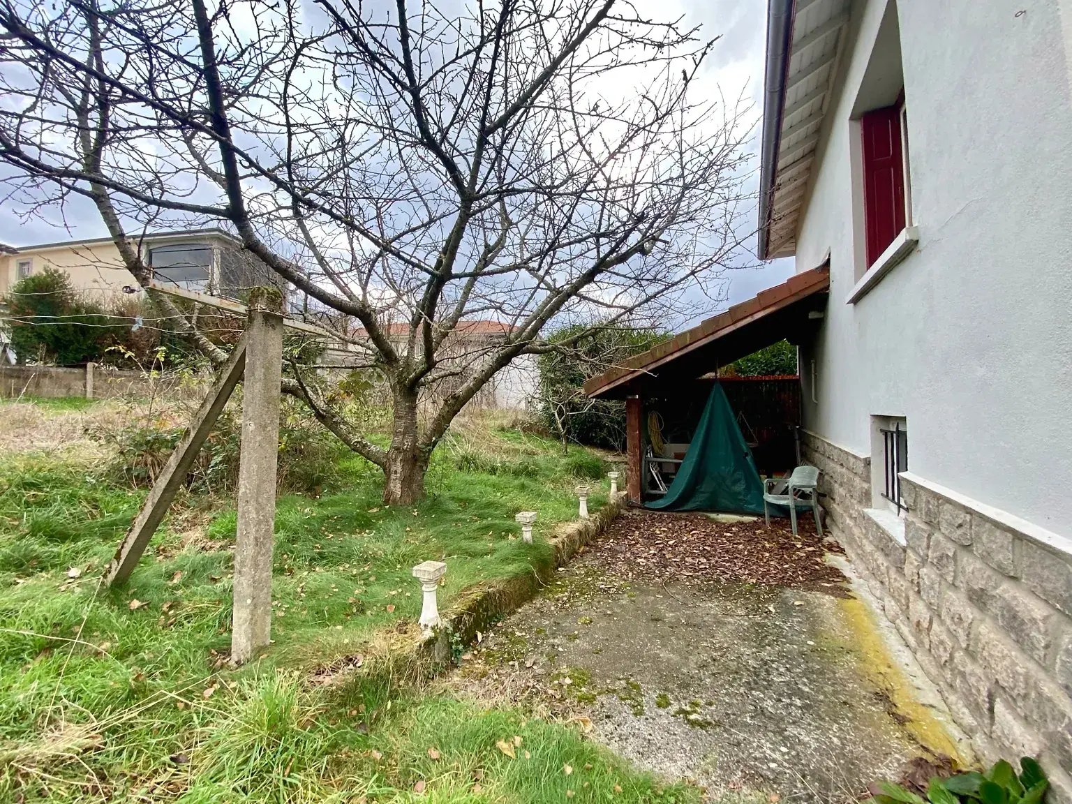 Maison individuelle à Firminy Chazeaud avec grand terrain constructible 