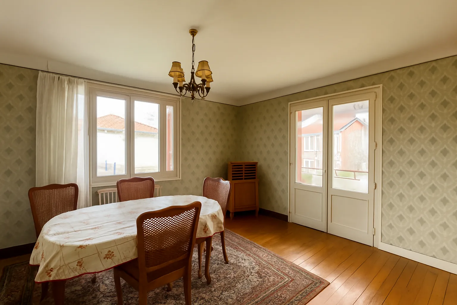 Maison individuelle à Firminy Chazeaud avec grand terrain constructible 