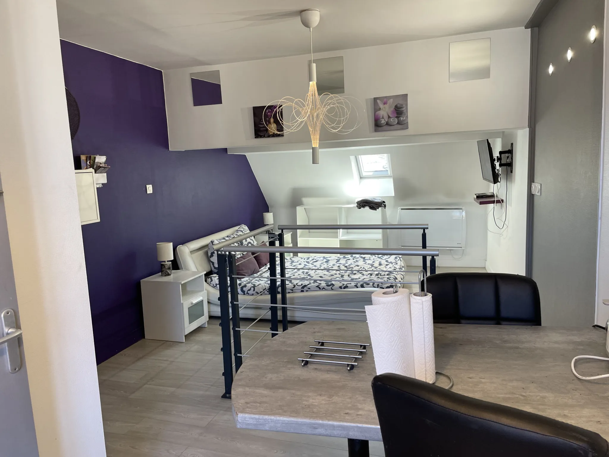 Immeuble à Dijon Centre-Ville avec 4 Appartements Meublés et Travaux à Prévoir 