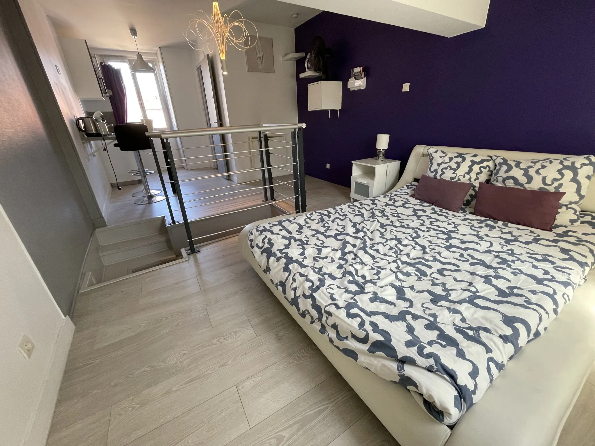 Immeuble à Dijon Centre-Ville avec 4 Appartements Meublés et Travaux à Prévoir 