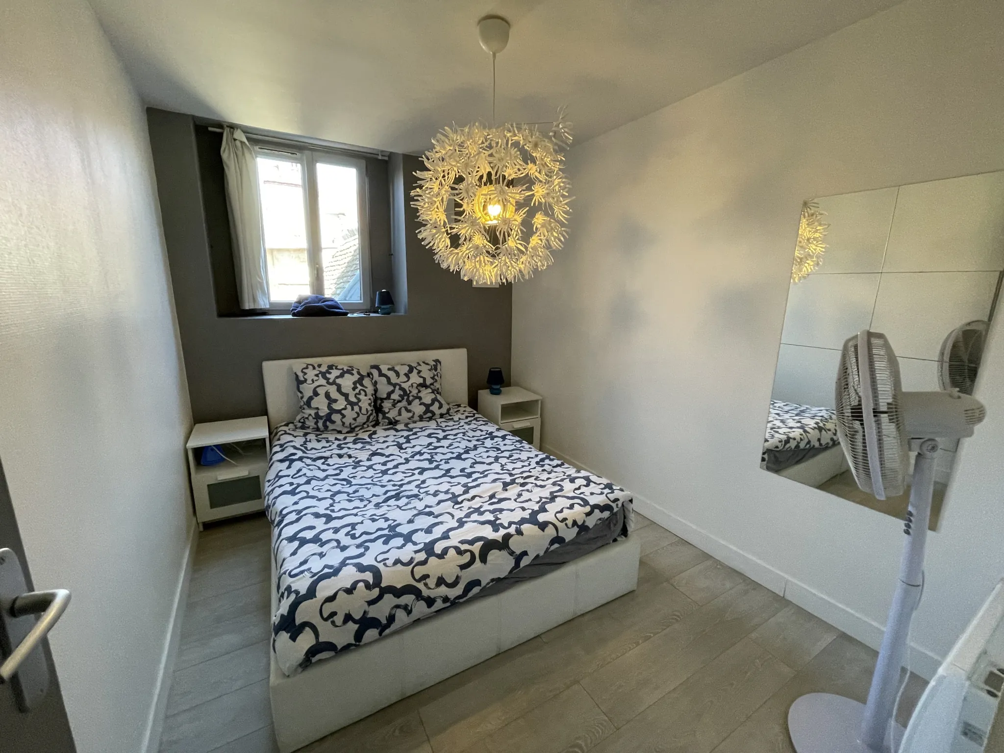 Immeuble à Dijon Centre-Ville avec 4 Appartements Meublés et Travaux à Prévoir 