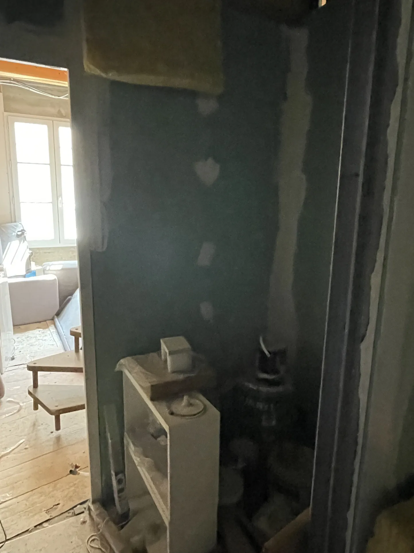 Immeuble à Dijon Centre-Ville avec 4 Appartements Meublés et Travaux à Prévoir 