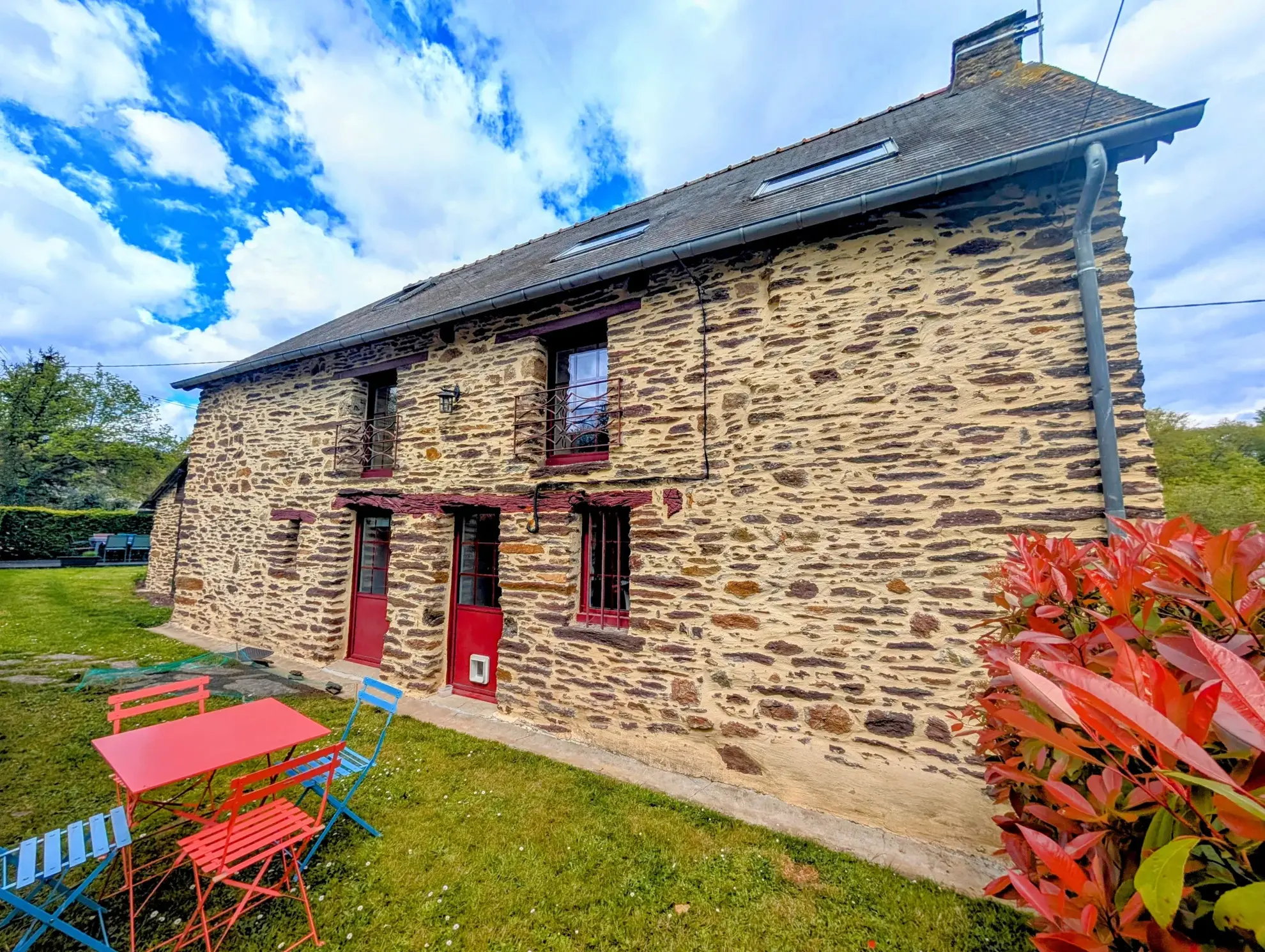 Longère en pierre rénovée avec 3 chambres au cœur de Brocéliande - Beignon (56)