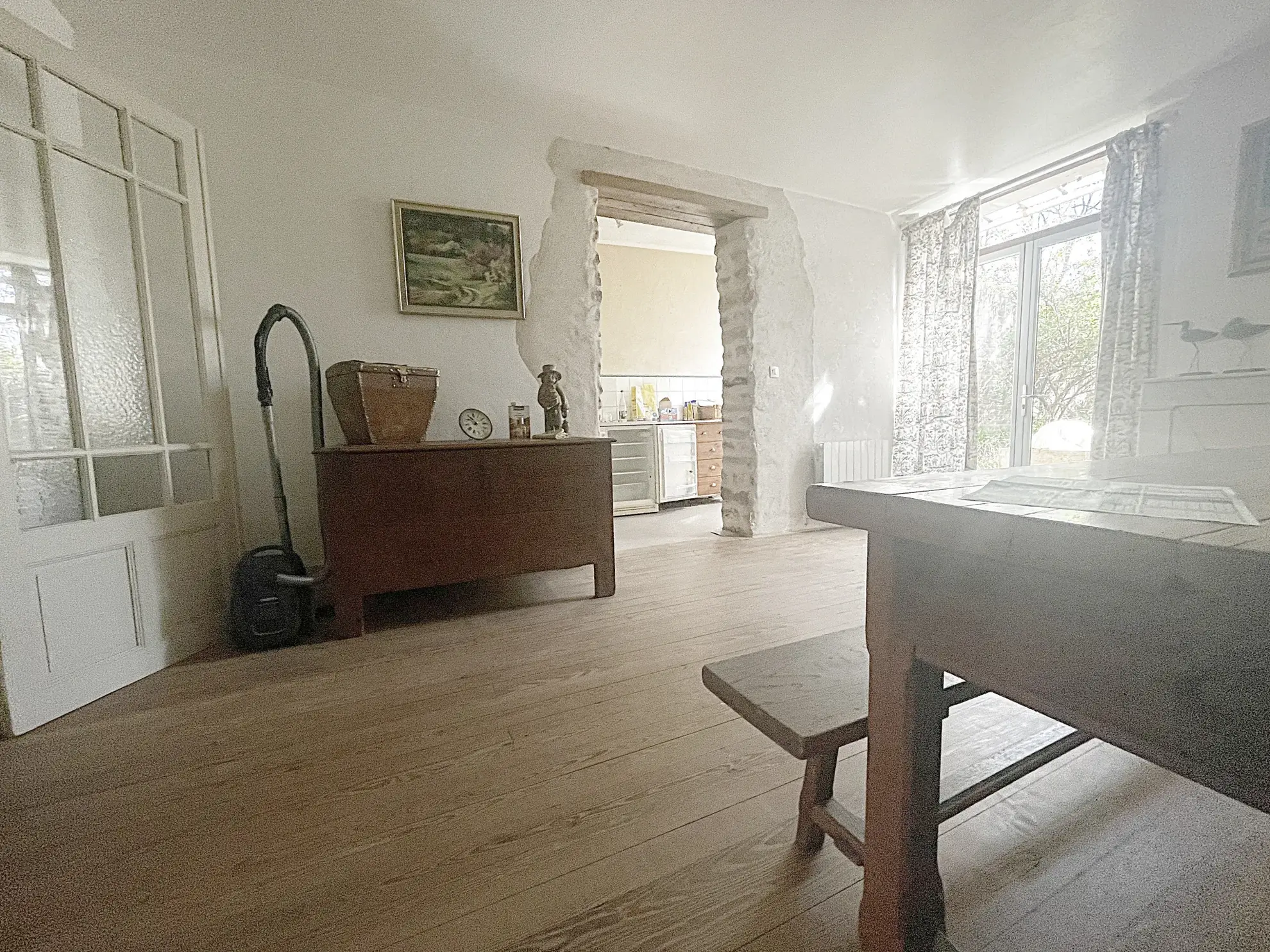 Maison à vendre en centre-ville de Premery avec jardin et 3 chambres 