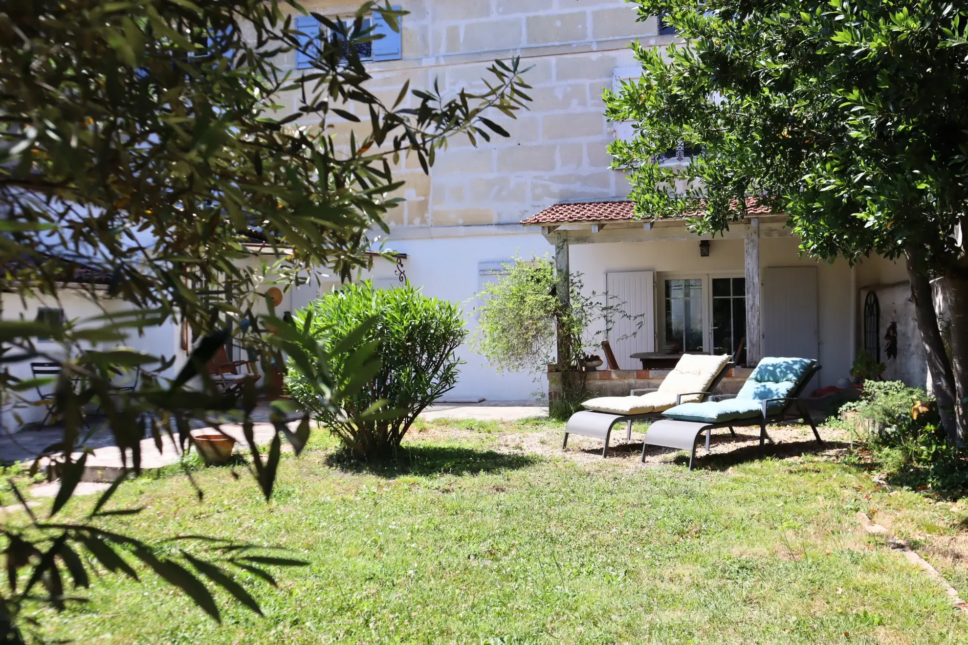 Charmante maison familiale avec jardin et vue canal à Cognac