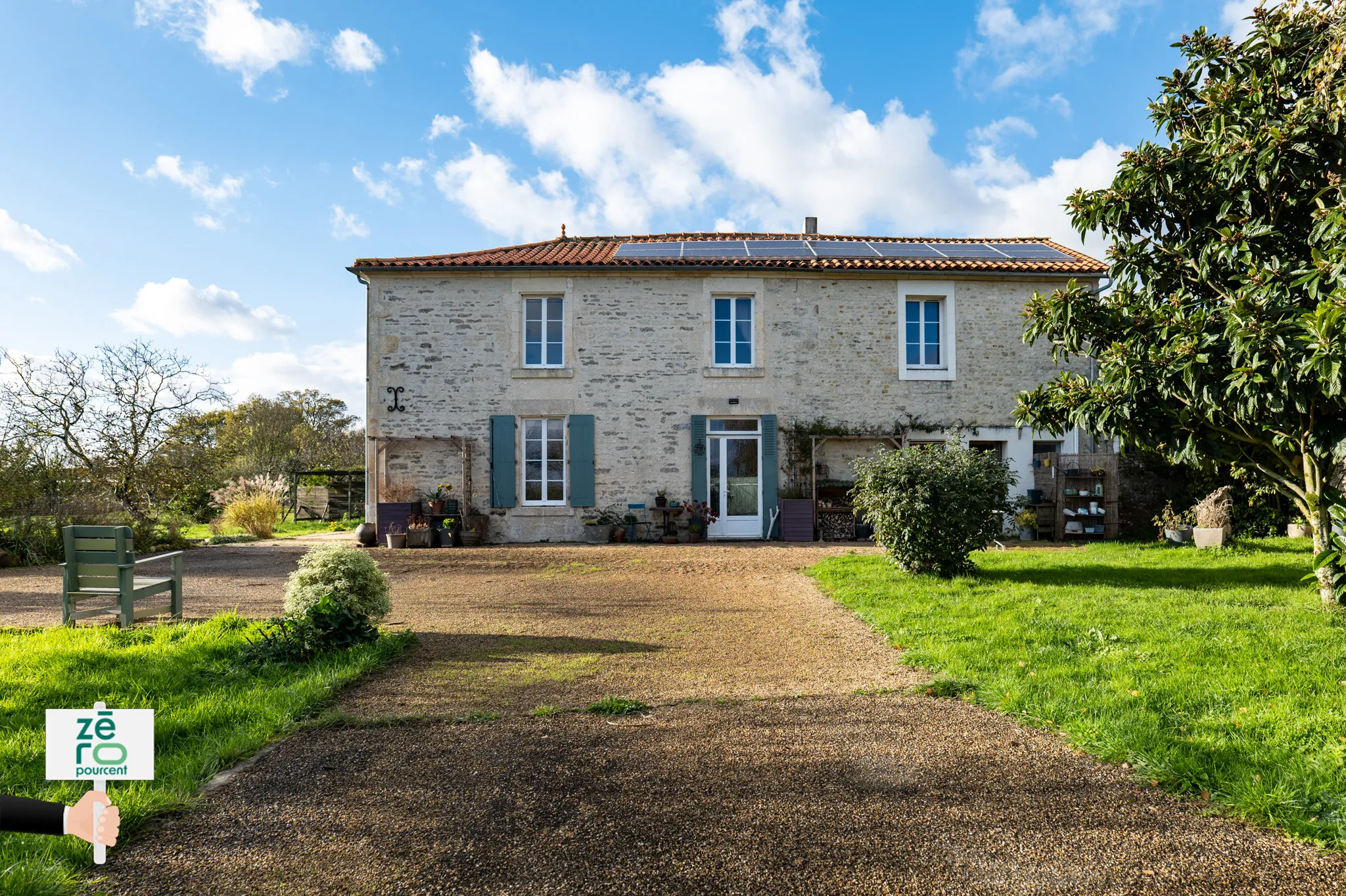 Belle maison familiale en pierres à Marsais-Sainte-Radegonde proche Fontenay-le-Comte 