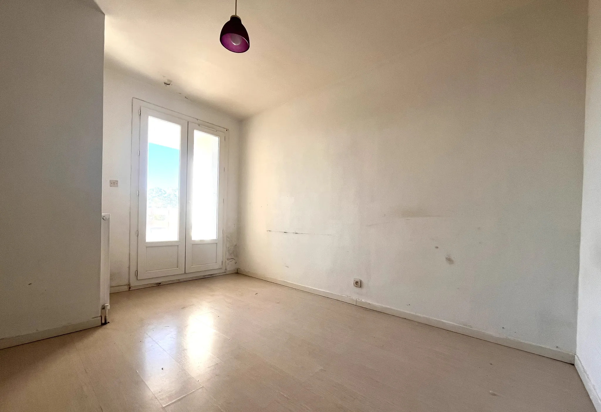 Appartement T3 à Agde avec balcons et cave, proximité mairie 