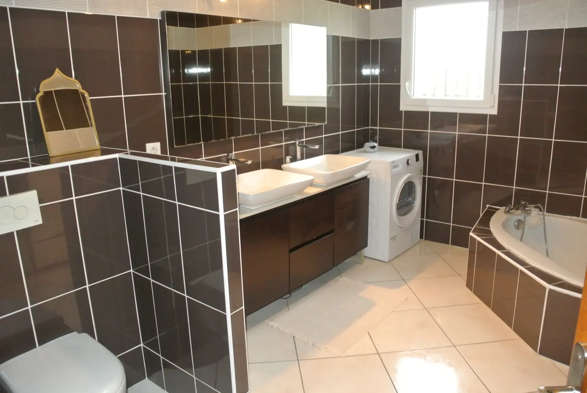 Villa moderne avec 4 chambres à Marmande, jardin clos, confort énergétique optimal 