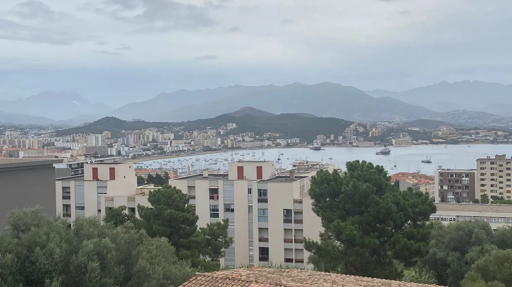 Appartement avec terrasse et vue mer au cœur d'Ajaccio