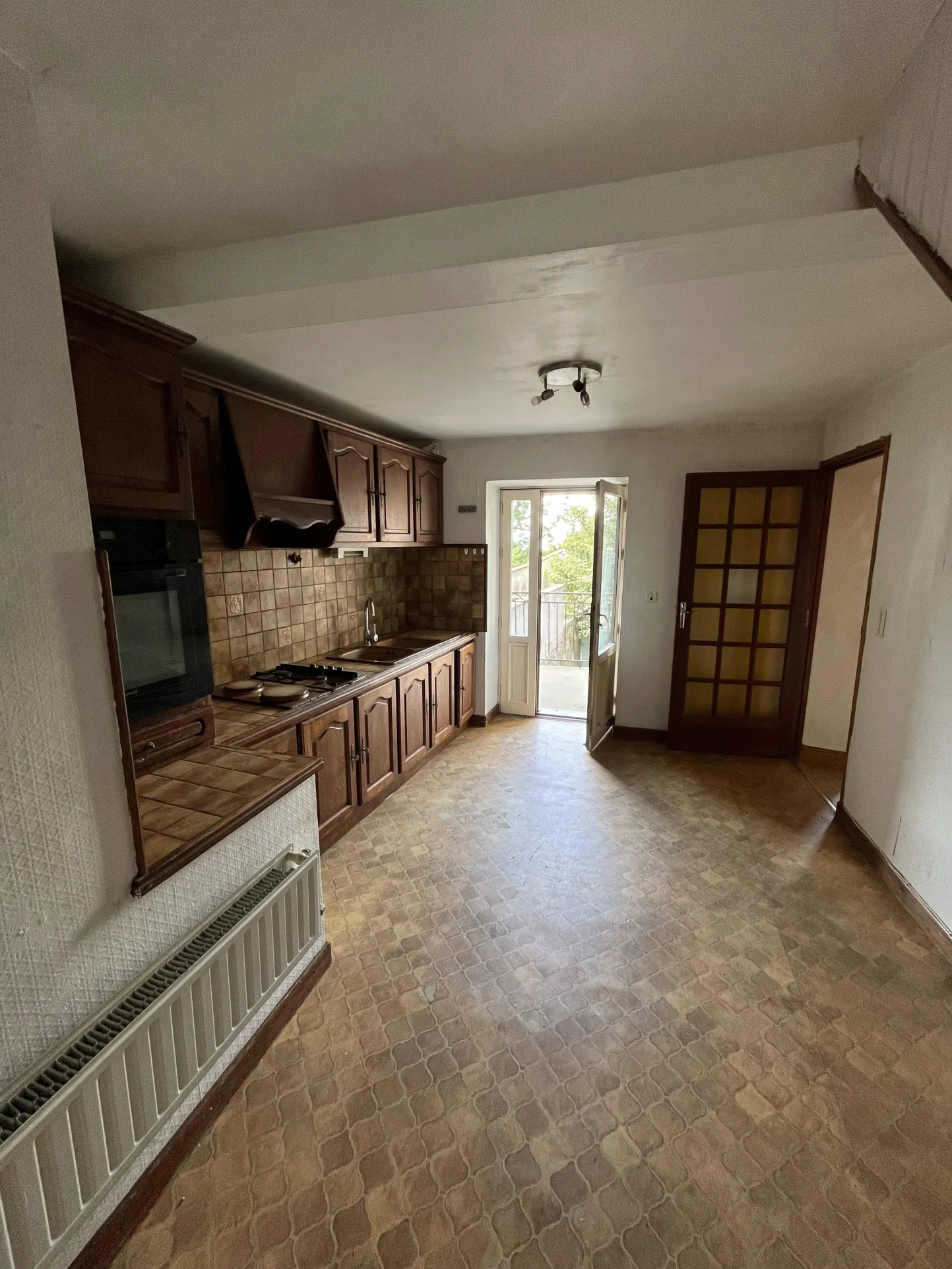 Maison à rénover de 82 m² avec jardin au Broc, idéal investissement 