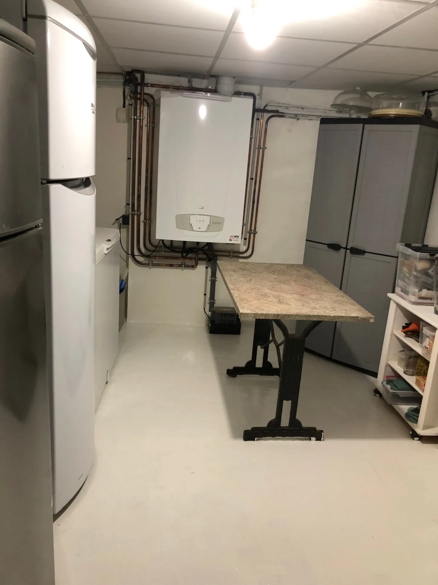 Fonds de commerce à vendre en centre-ville d'Alençon avec terrasse et appartement 