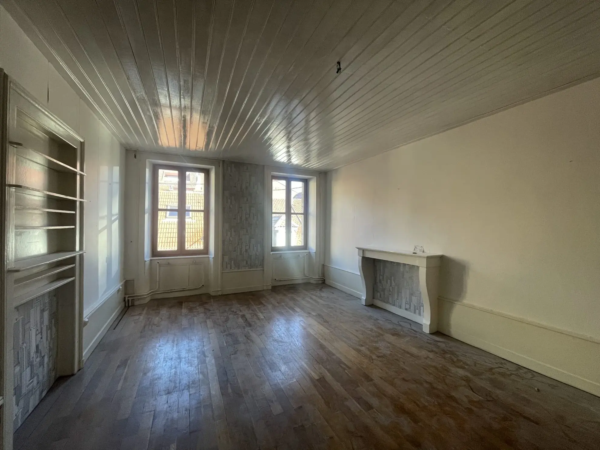Appartement T2 à rénover avec potentiel exceptionnel à Pontarlier 