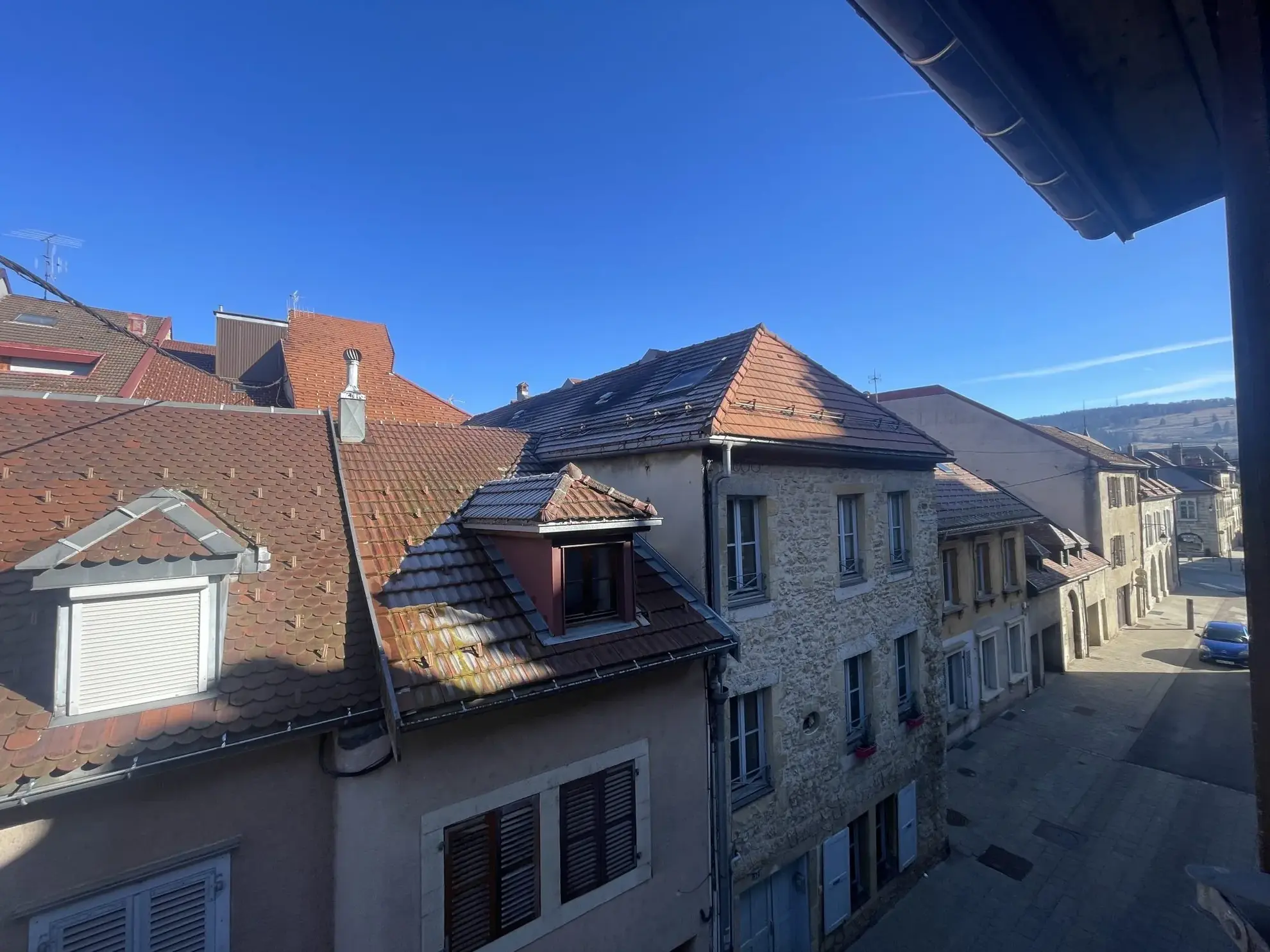 Appartement T2 à rénover avec potentiel exceptionnel à Pontarlier 