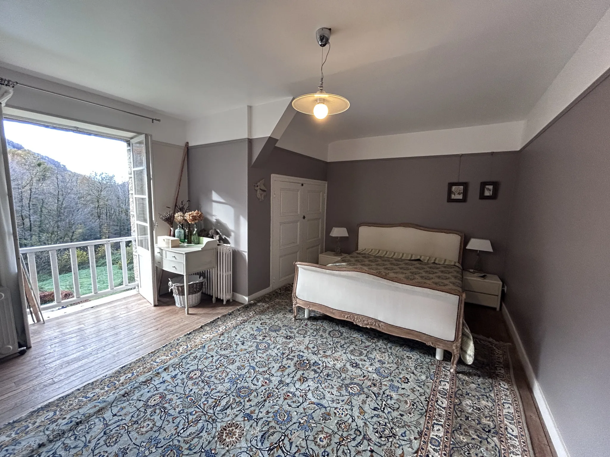 Magnifique maison en pierre avec terrasse et piscine à Servières le Château 