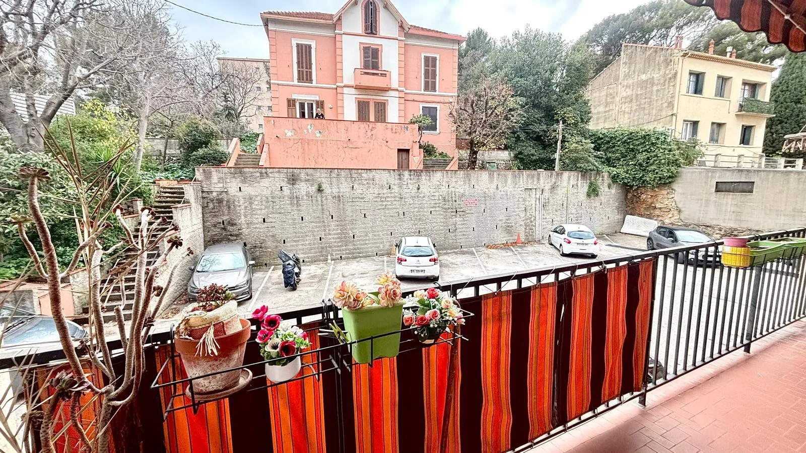 Appartement T3 avec balcon, cave et parking à Toulon proche commodités