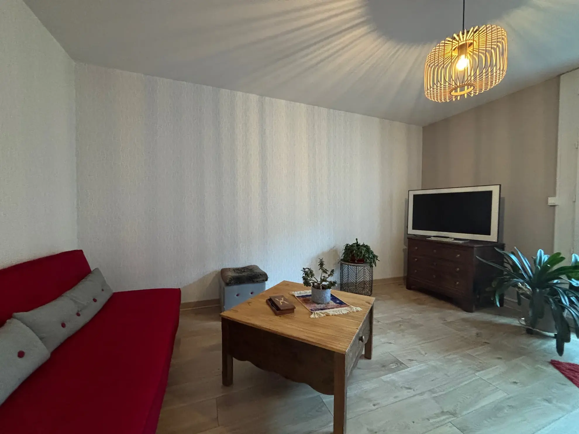 Appartement T2 de 48,82 m² avec balcon et parking à Saint-Étienne 