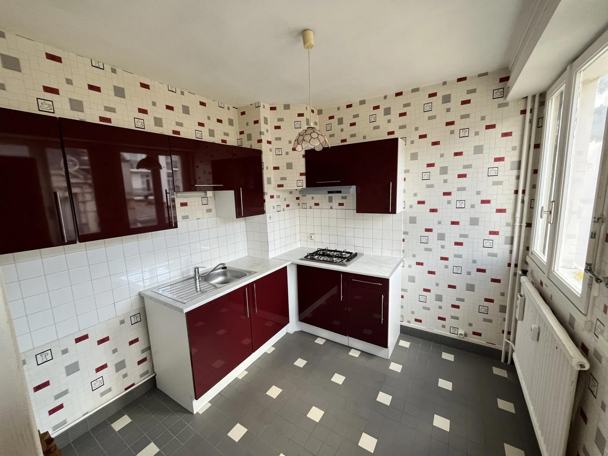 Appartement T2 à Vichy en centre-ville avec potentiel de rénovation 