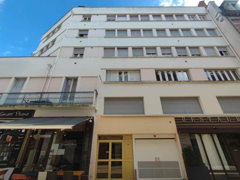 Appartement T2 à Vichy en centre-ville avec potentiel de rénovation 