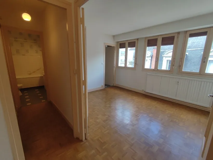 Appartement T2 à Vichy en centre-ville avec potentiel de rénovation 