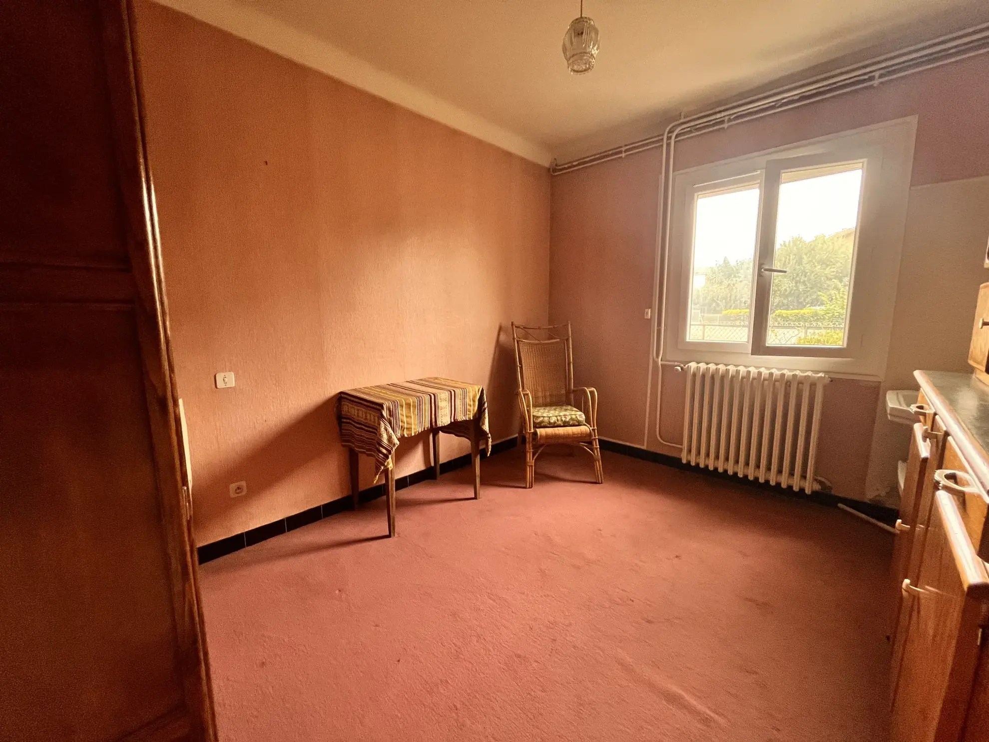 Maison de 4 chambres à Céret avec garage et potentiel indépendant 