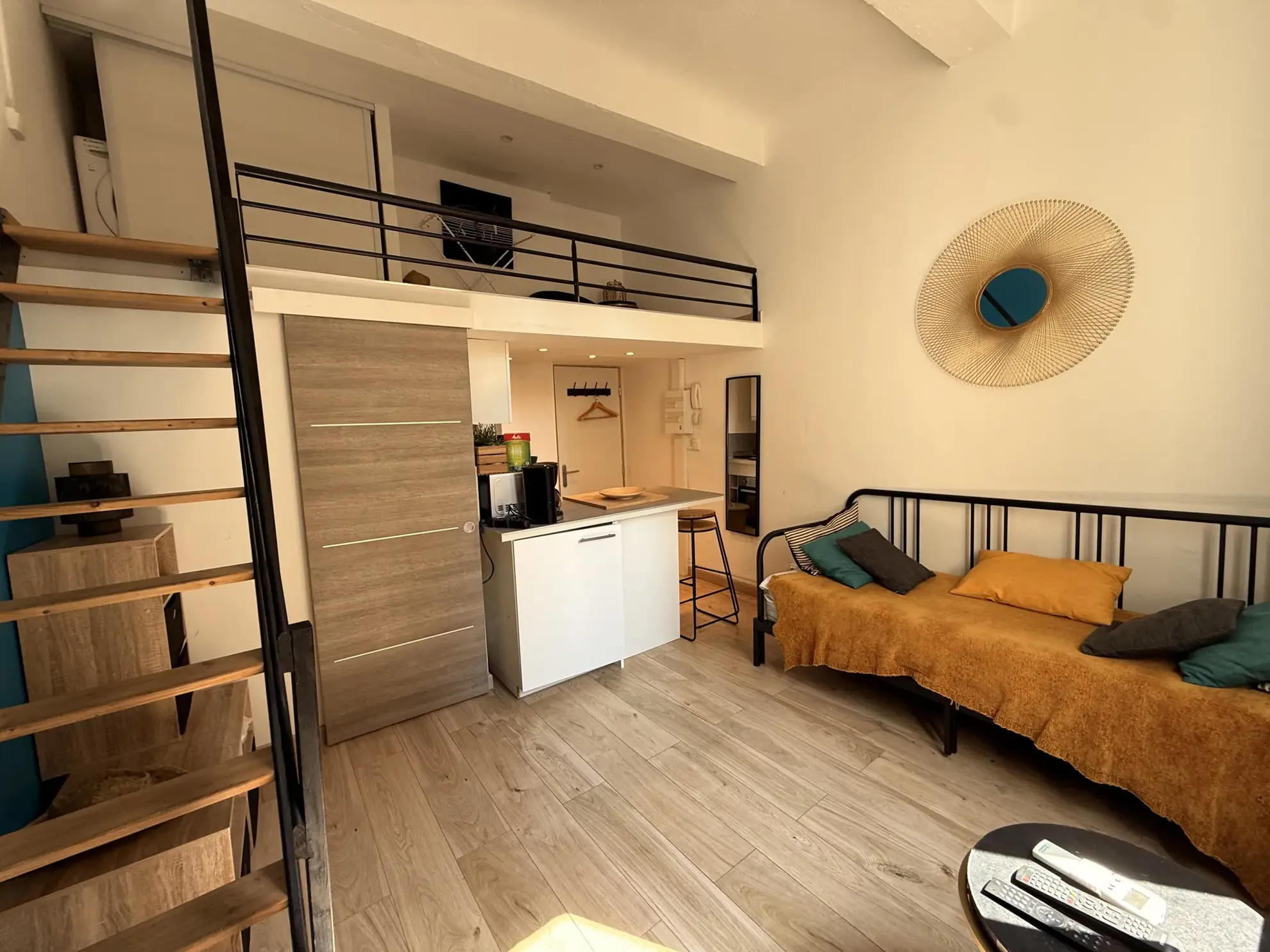 Appartement Studio rénové et meublé à vendre à Aix-en-Provence, excellent rendement locatif