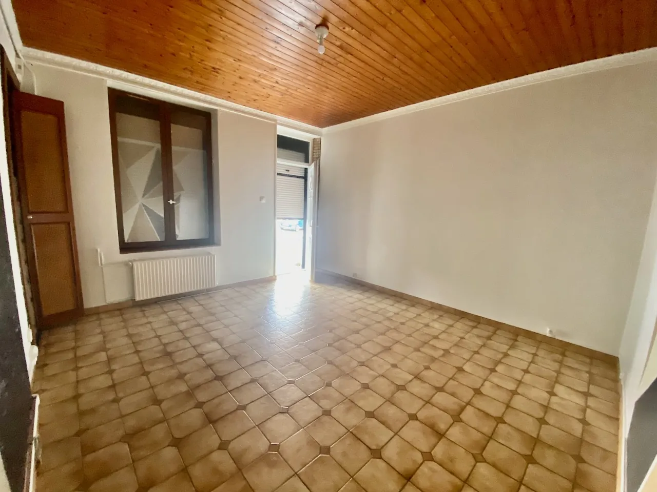 Belle maison semi-individuelle à vendre à Feignies 3 chambres, grand espace de vie, terrain, état impeccable