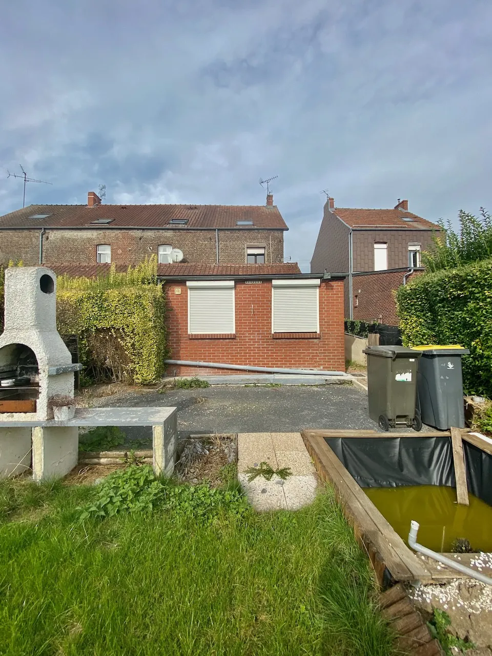 Charmante maison semi-individuelle en briques à Feignies, 3 chambres, jardin et combles aménagés