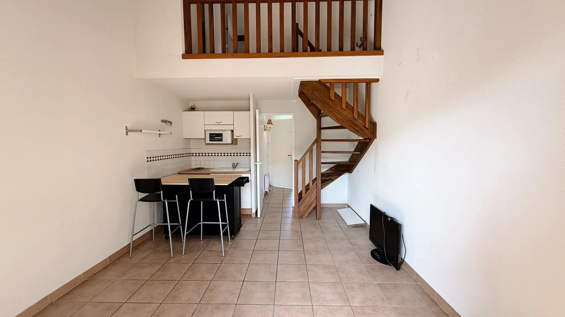 Appartement T2 lumineux à Saint-Cyr-sur-Mer avec terrasse et garage fermé