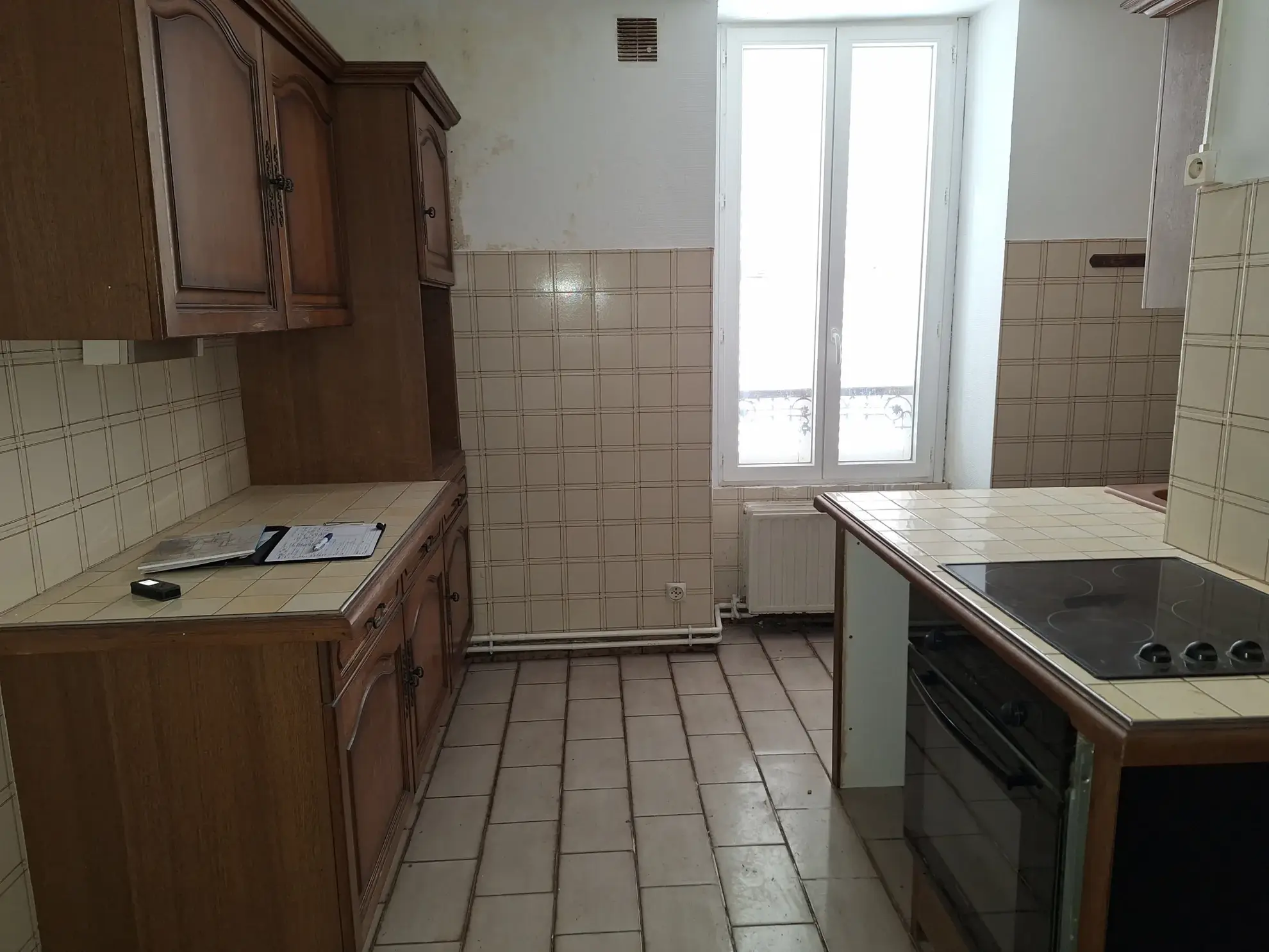 Maison avec commerce au cœur du village bourguignon - Opportunité d'investissement 