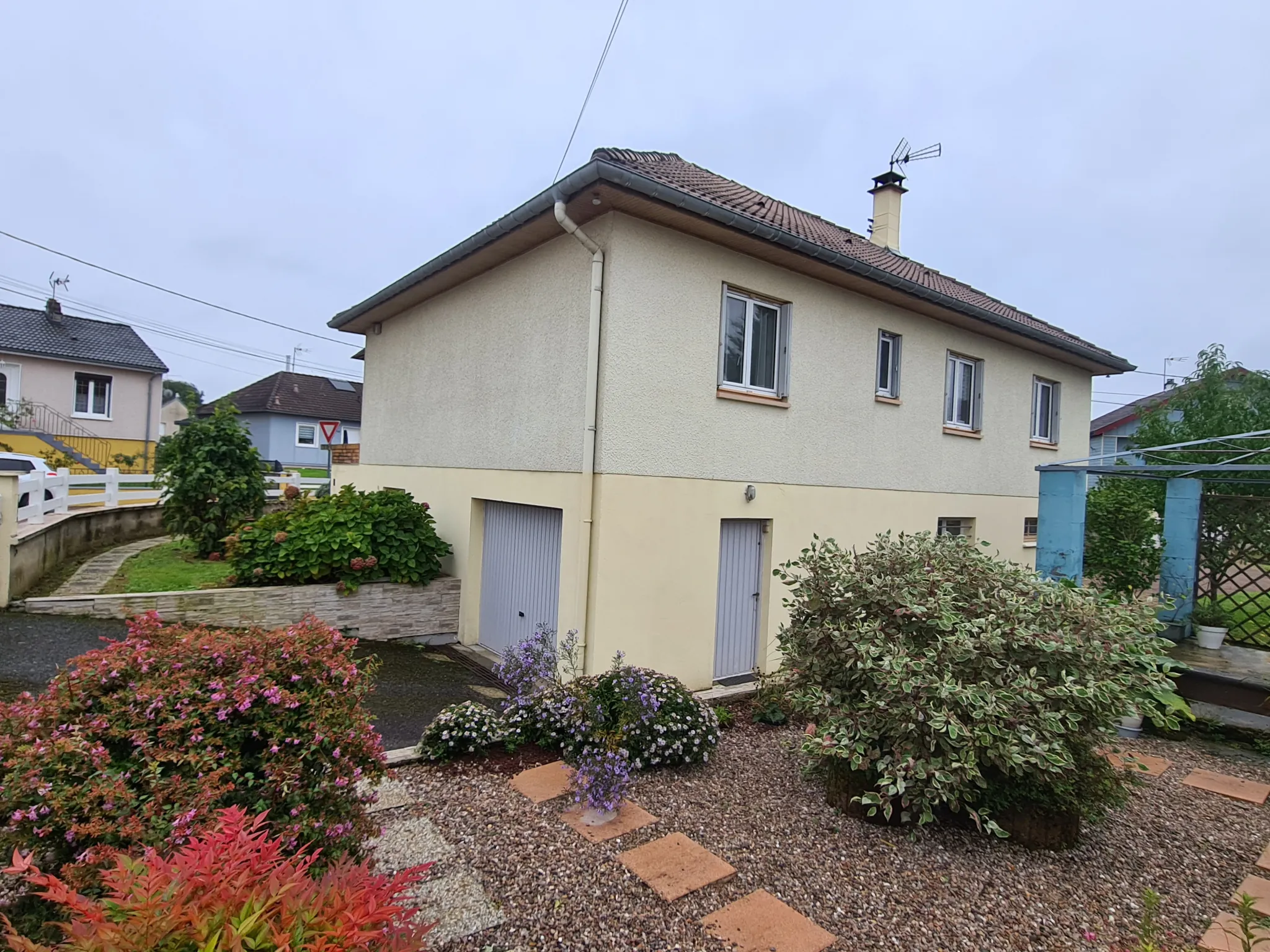 Jolie maison de 90 m² avec sous-sol et jardin à Villiers en Lieu 
